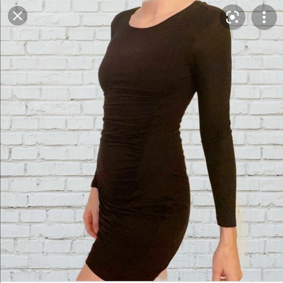 H&M Dresses & Skirts - 🎉LAST CALL:H&M Basic Scoopneck Longsleeve Dress💝